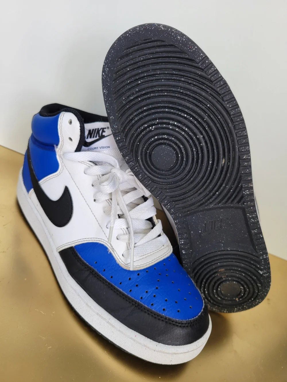 Nike Men’s Royal Blue, White & Black Mid-Top Sneakers Size 8